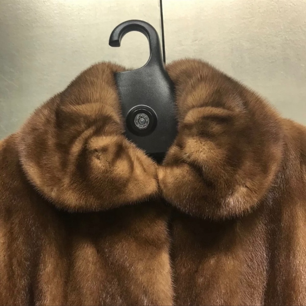 BEAUTIFUL BROWN MINK COAT! - Picture 5 of 16
